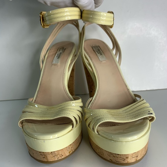 Prada heels shoes - Picture 1 of 8